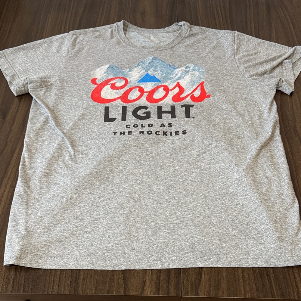 Coors Light Men’s T-Shirt-Size XL
